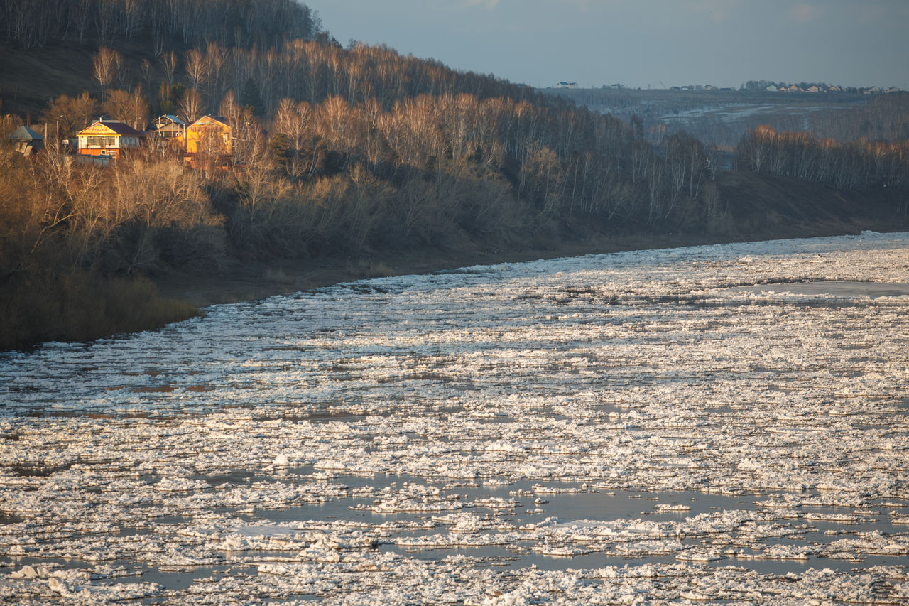 Река Томь Кузбасса зимой