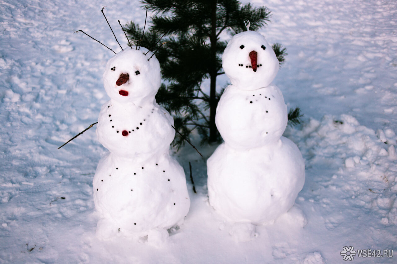Батик Карнавальный костюм для мальчиков Снеговик / рост 110 см, от 5 лет / цвет белый, голубой