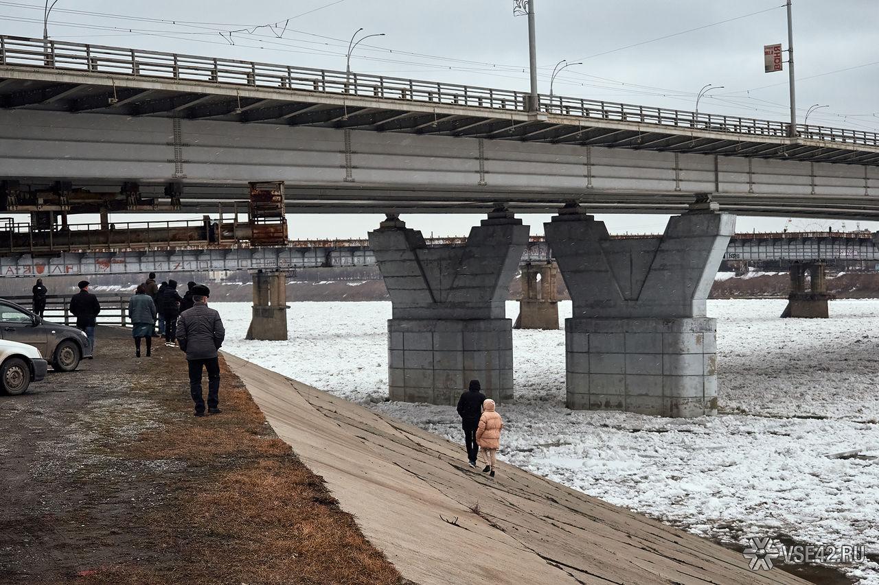 Начало ледохода в салехарде в 2024 году. Ледоход на Томи. Ледоход на Томи Междуреченск. Ледоход на Томи фото.