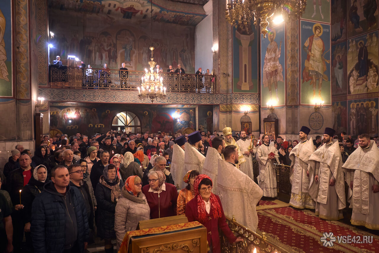 Пасха в Знаменском соборе Барнаула