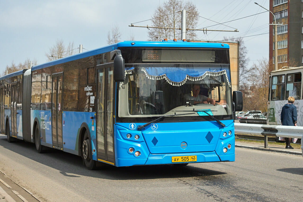 Автобус кемерово. Машины автобусы. Автобус Мерседес старый. Автобус Кузбасс. 500 Автобус.