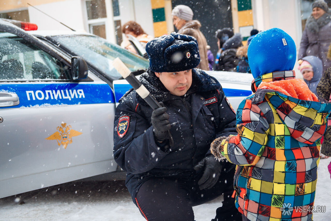 Картинка дети и полицейский