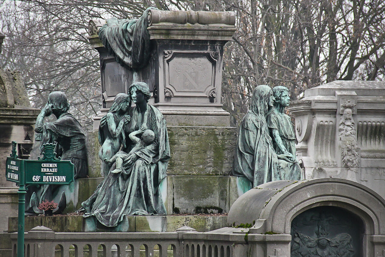 Памятники кладбища пер Лашез