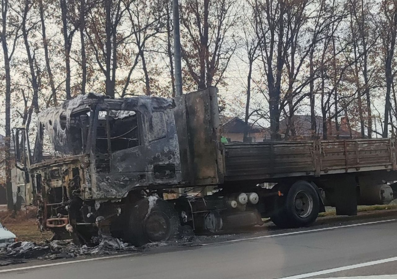 Грузовая фура. Газа грузовик.