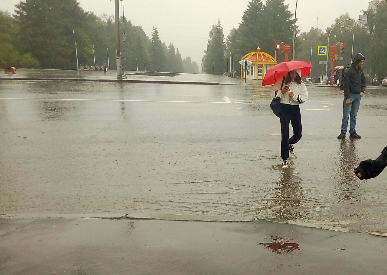 Точно дождь. Босиком потоп. Стоп потоп. Промочить\сапоги\в\наводнении. Намочить\сапоги\в\наводнении.