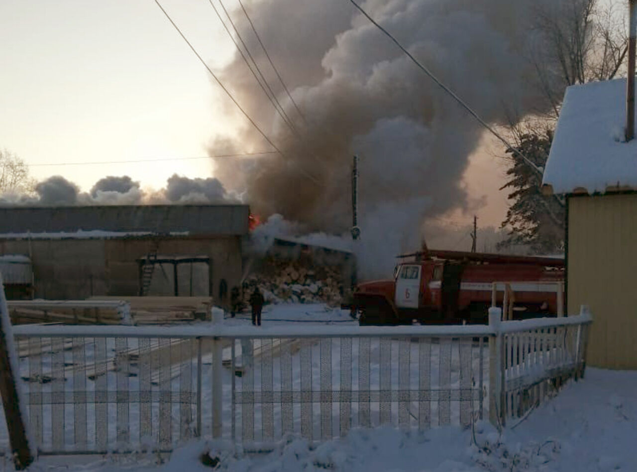 Погода яшкино кемеровская область на 14. Пожар в Яшкино Кемеровской области. Яшкино МЧС. Катастрофы в поселке Яшкино. Поселок Ленинский Яшкинский район.