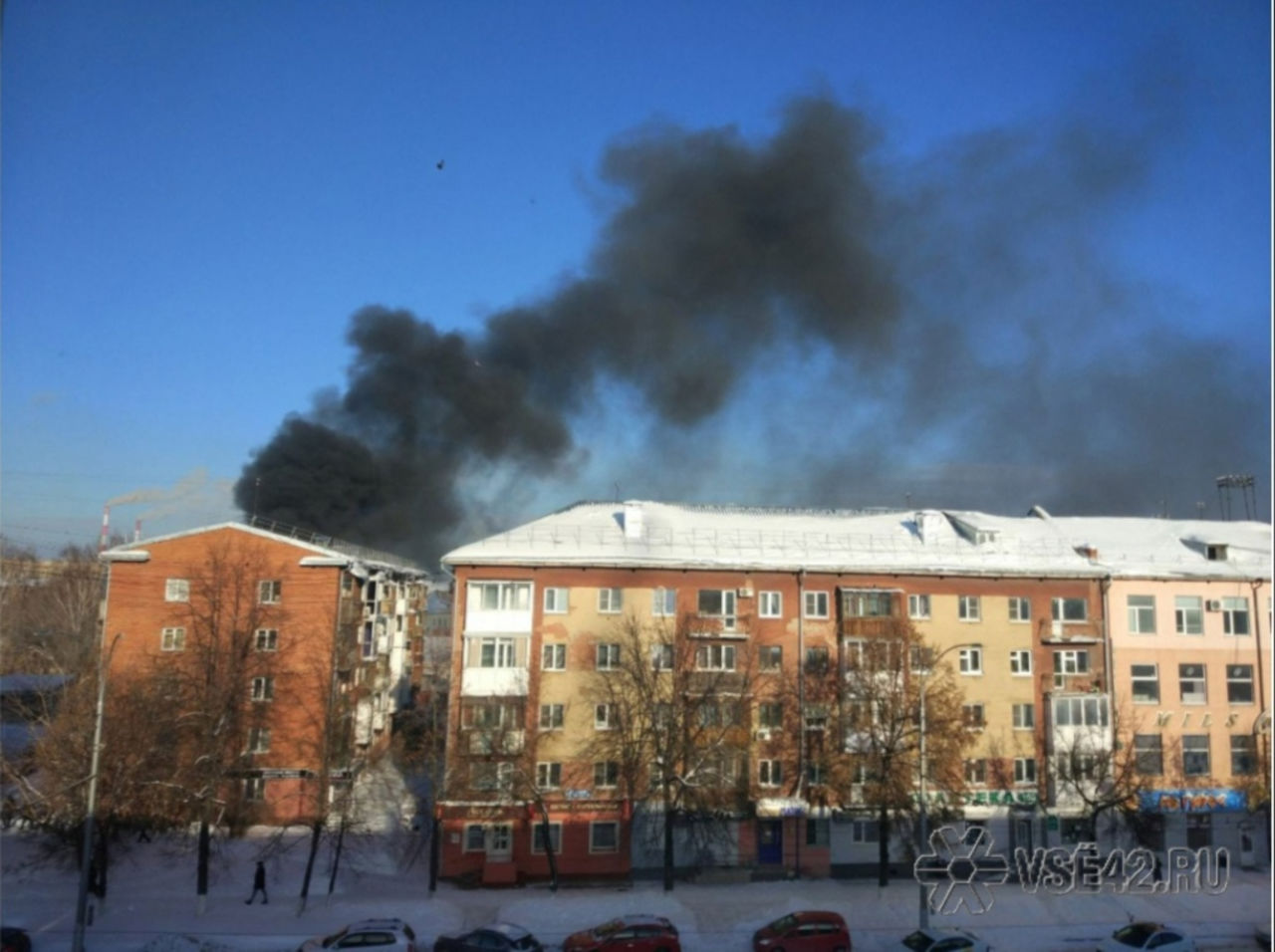 Кемерово новости последние. Дым Кемерово. Пожар на спортивной улице вчера в Кемерово. Пожар в Кемерово 220922. Пожар улица Герцена Кемерово.