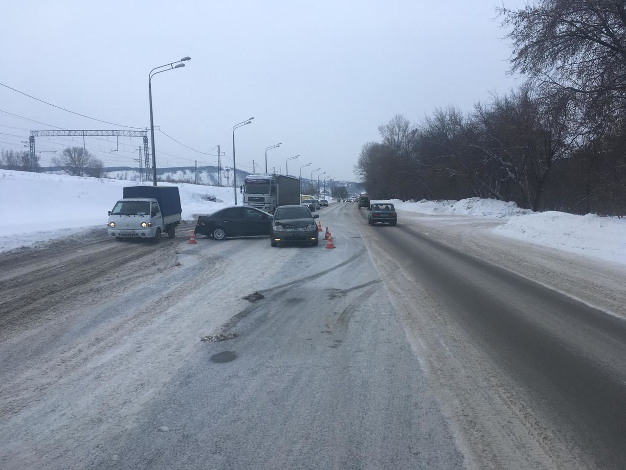 Водитель автомобиля новокузнецк. Новокузнецк происшествие на объездной. Авария Сосновка Новокузнецк. ДТП В Кемеровской области машина Форд.