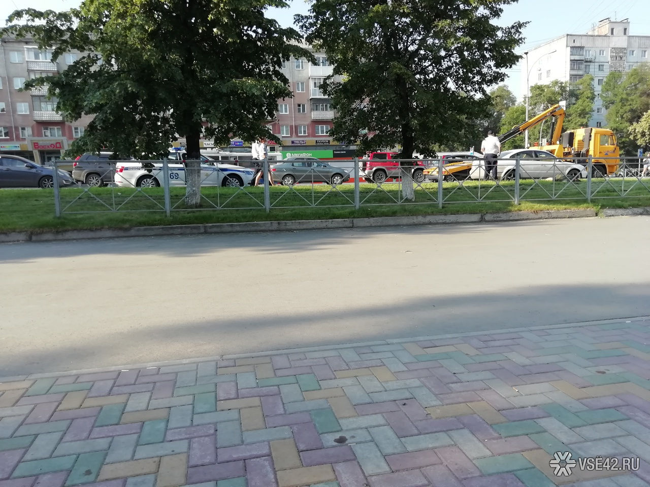 1 канал прямой кемерово. Фото экраны на улицах в Кемерово.