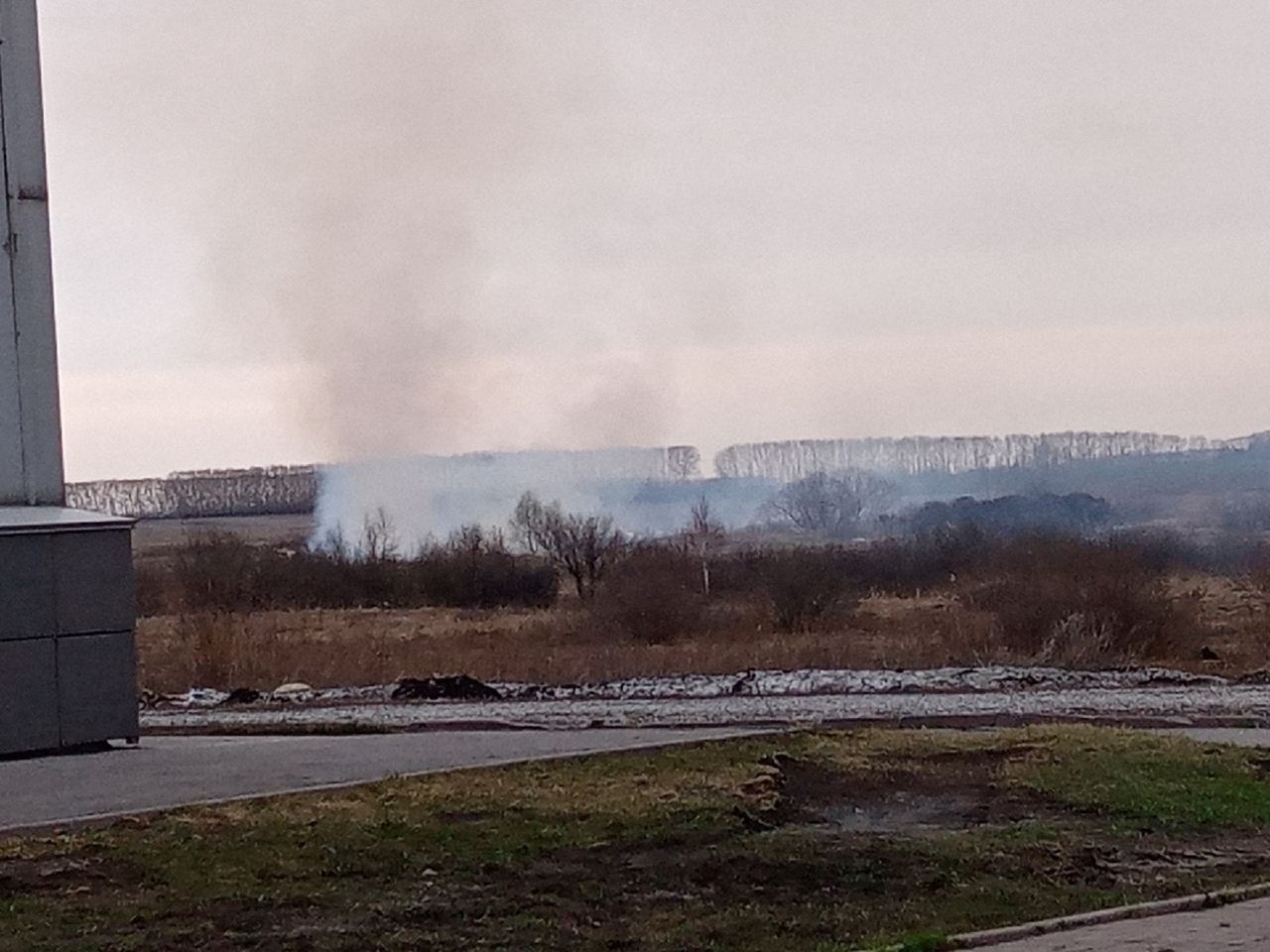 Погода в кузбасском. Пожар в Ленинске Кузнецком на 10 участке. В Колпино горят поля.