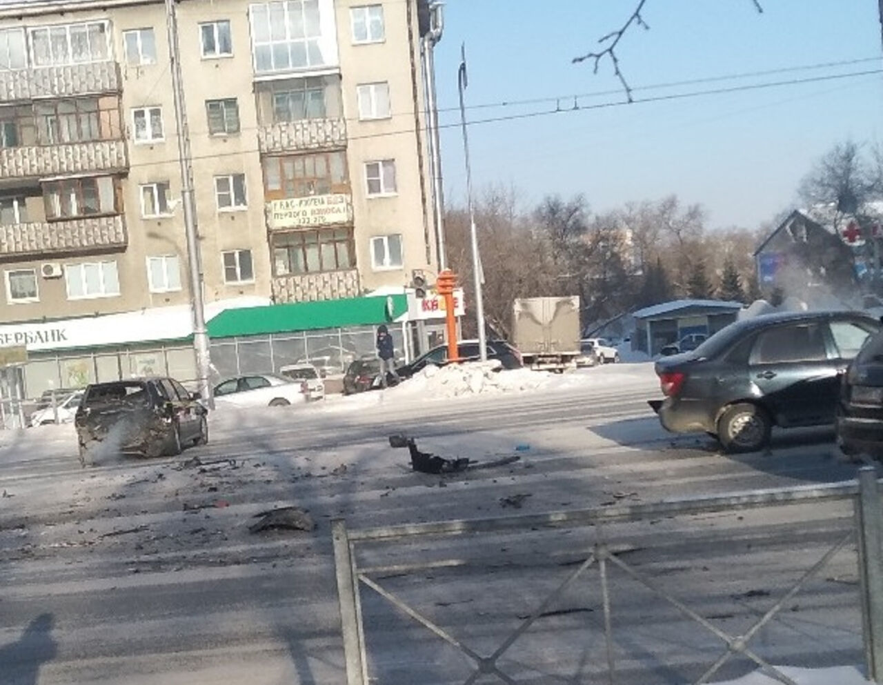 Пожар в ледовом дворце кемерово. Пожар ледовый дворец кузбасс. Происшествие сегодня в кемерово на комсомольском проспекте. Происшедшего кемерово. 2022.