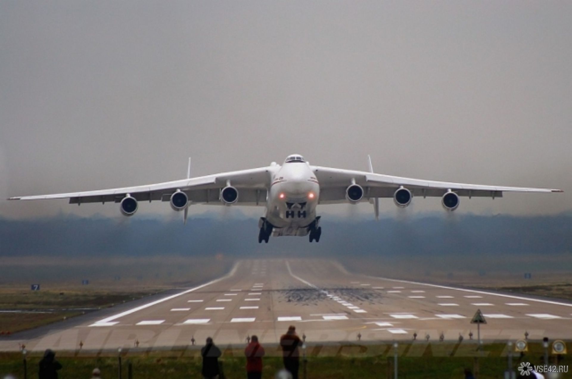 Самолеты видел. АН-225 Мрия военный. АН 225 взлет. АН 225 ВВС России. АН-225 Мрия в России.