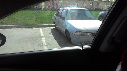 Кемеровские злоумышленники оставили авто без колёс