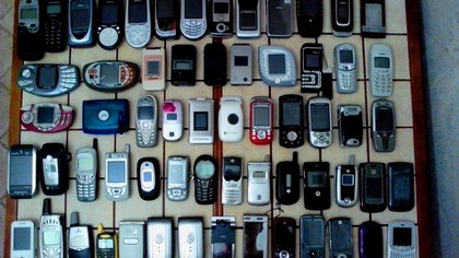 В Кемеровскую колонию пытались незаконно провезти более 50 телефонов