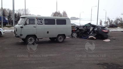 В Новокузнецке КамАЗ снёс Nissan Qashqai: есть погибший