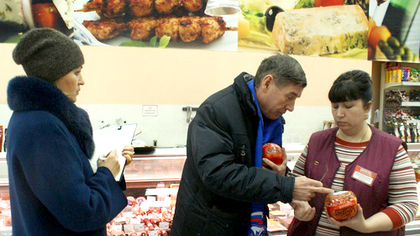 Депутаты нашли в Кемерове супермаркет просроченных продуктов