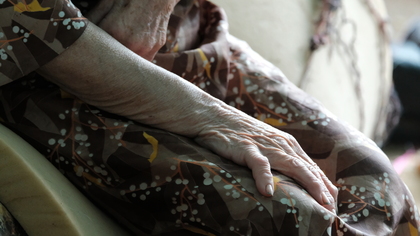 Кузбасские волонтеры попросили помощи в поиске родных пенсионерки с потерей памяти