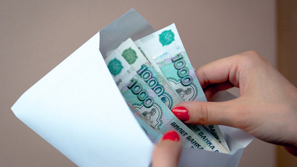 Новокузнецкая бизнес-леди дала крупную взятку оперативнику ФСБ