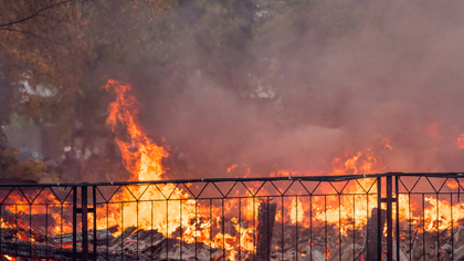 Очевидцы сообщили о поджоге в зоне сноса домов кузбасском городе