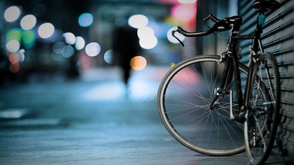 Новосибирец сбил велосипедиста-подростка во дворе дома
