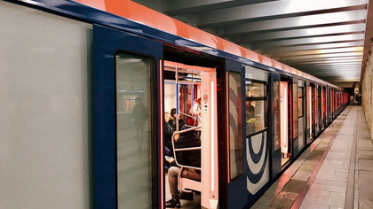 Мужчина распылил перцовый баллончик в пассажиров в вагоне московского метро