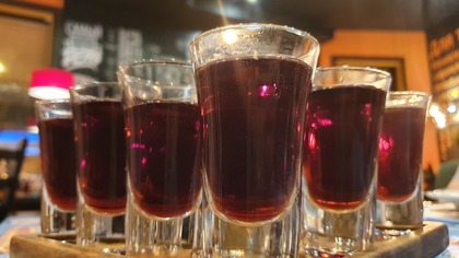 Потребление спиртного снизилось в России