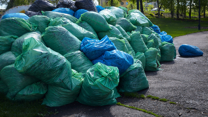 Новокузнецкие власти потратят на уборку мусора в одном из районов города почти 900 тысяч рублей