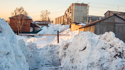 Неубранный снег вынудил новокузнечан нарушать ПДД