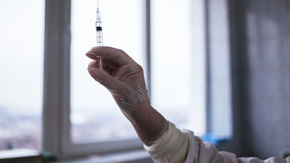 Первый подросток поставил прививку от COVID-19 в кузбасском городе