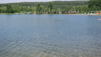 Соцсети: онанист в цветных шортах напугал отдыхающих на Красном озере в Кемерове 