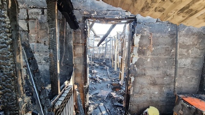Несколько поколений одной семьи лишились дома после пожара в Кемерове