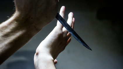 Житель Якутии угрожал ножом сотруднику ресторана в Биробиджане