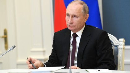 Путин поручил главам регионов взять ограничительные меры по COVID-19 под личный контроль