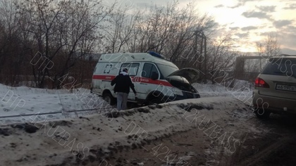 Уснул за рулем: медики пострадали при столкновении скорой помощи с иномаркой в Новокузнецке