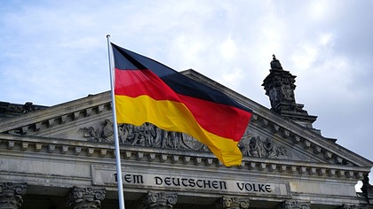Власти Германии намереваются отменить визы для российских граждан моложе 25 лет