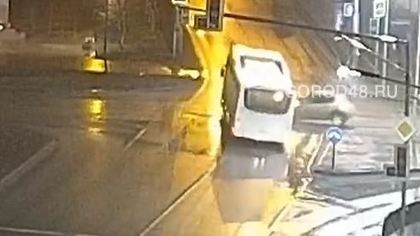 Иномарка протаранила пассажирский автобус в Липецке