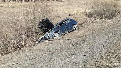 Автомобиль превратился в груду металла в результате ДТП на кузбасской трассе