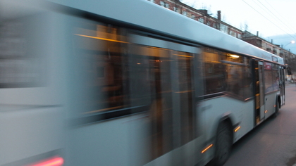 Пассажирский автобус из Екатеринбурга перевернулся на трассе