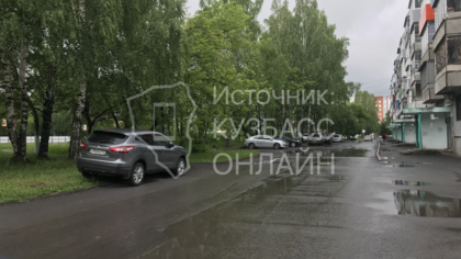 Отсутствие пешеходного перехода у школы возмутило жительницу кузбасского города