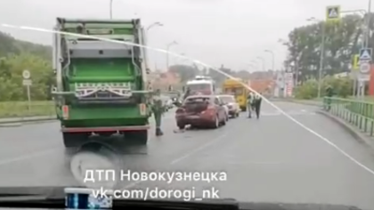 Массовое ДТП с мусоровозом произошло в Новокузнецке