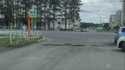 Ямы на отремонтированной дороге возмутили кемеровчан