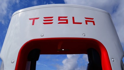 ФРГ отзовет почти 60 тысяч автомобилей Tesla из-за ошибки в ПО