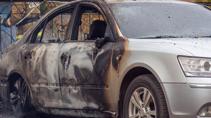 Автомобиль загорелся около Детского парка в Саратове