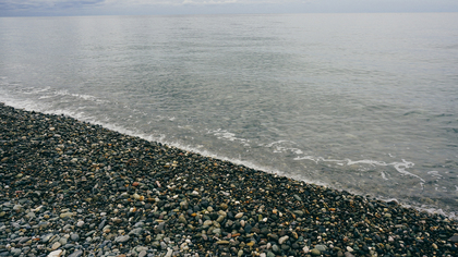 Течение моря унесло туристку с пляжа в Сочи