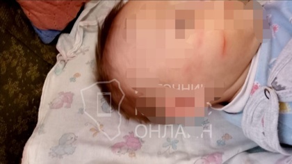 Новокузнечанка уронила ребенка на асфальт из-за торчащей трубы