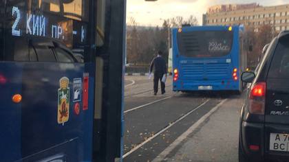 ДТП с автобусом и трамваем образовало длинную пробку в Новокузнецке