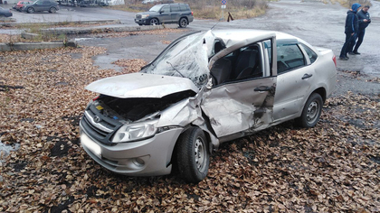 Водитель "Гранты" пострадал в жестком ДТП с КамАЗом в Новокузнецке