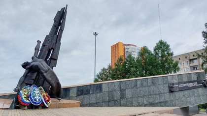 Никто не захотел ремонтировать кемеровский мемориал погибшим в боях кузбассовцам
