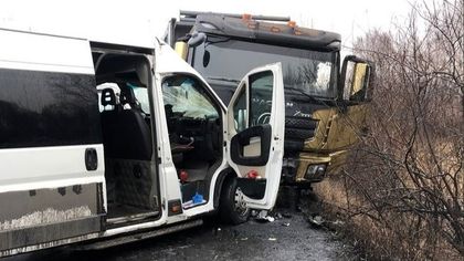 Три человека пострадали в ДТП с пассажирским автобусом