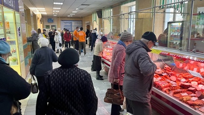 Рынок и парикмахерская появились в здании поликлиники в кузбасском городе